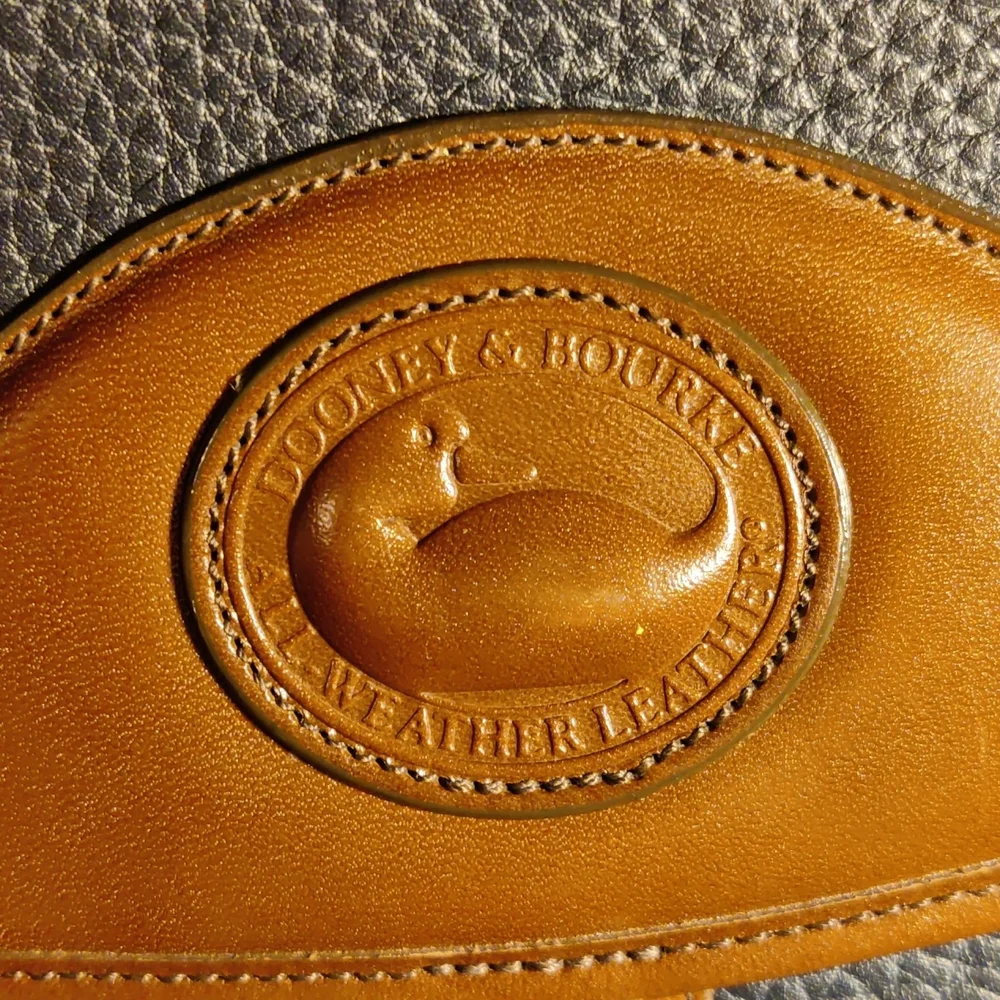 Dooney & Bourke All Weather Leather Vintage Carrier Bag - B702 - Picture 13 of 16